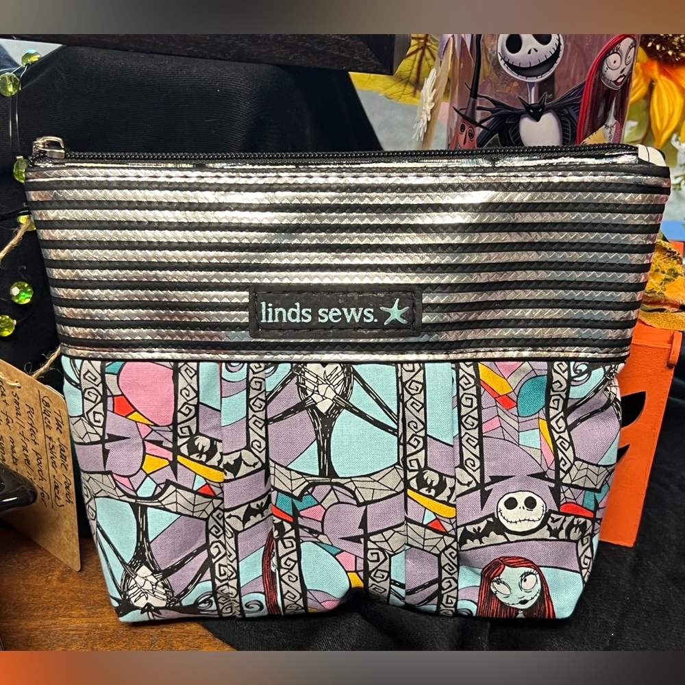 linds sews.  Silver and Multicolor Zipper Pouch